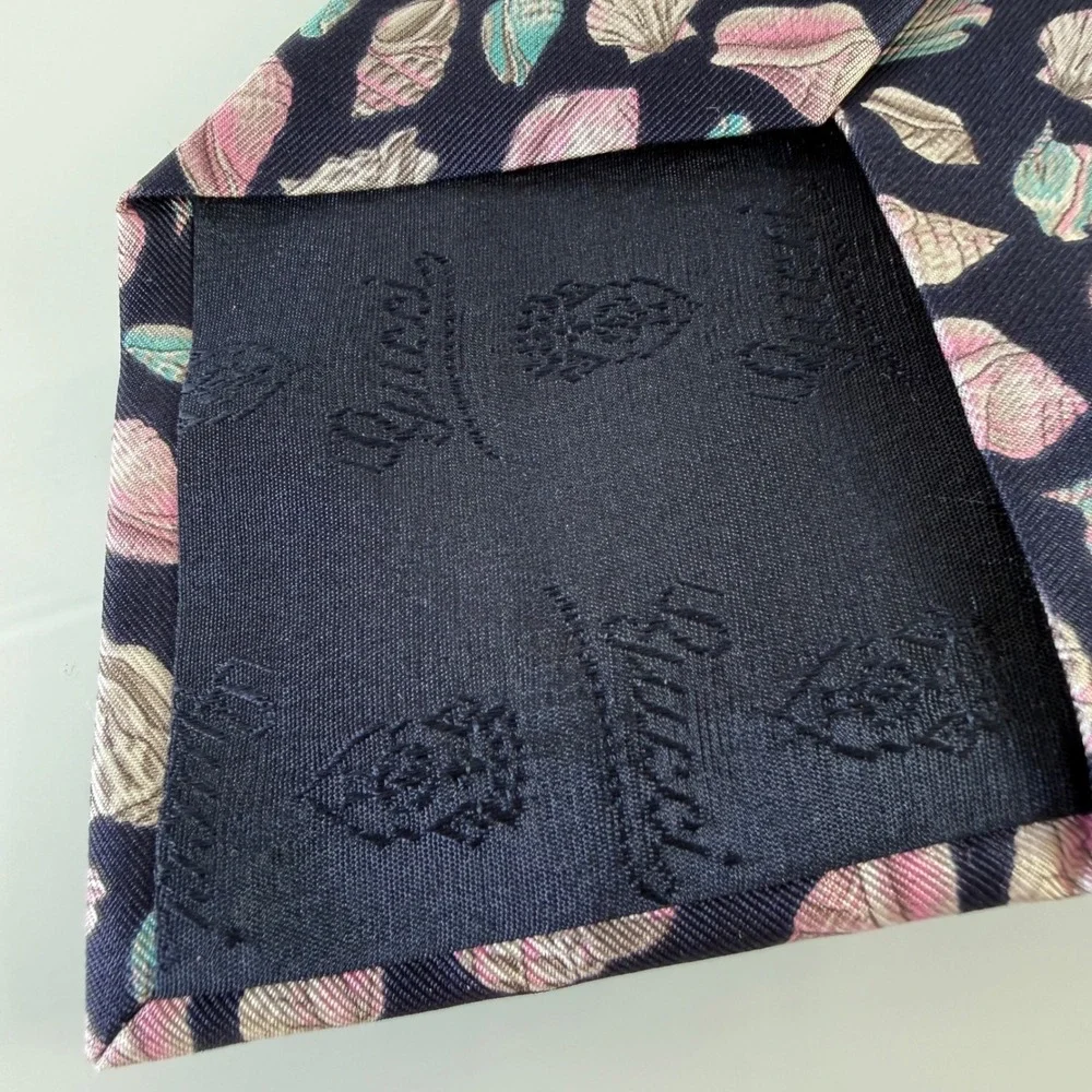 Gucci Necktie Mens One Size Navy Blue Seashell Silk Nautical Made in Italy